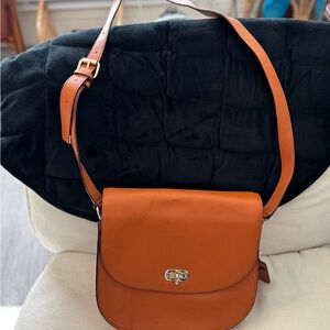 Lo & Sons Claremont Camera Crossbody Bag (Sienna)